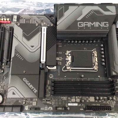 SALE OUT. Gigabyte Z790 GAMING X 1.0 M/B Processor family Intel Processor socket LGA1700 DDR5 DIMM Memory slots 4 Supported hard disk drive interfaces SATA, M.2 Number of SATA connectors 6 Chipset Intel Z790 Express ATX USED, REFURBISHED, WITHOUT ORIGINAL PACKAGING AND ACCESSORIES, ONLY BACKPANEL INCLUDED