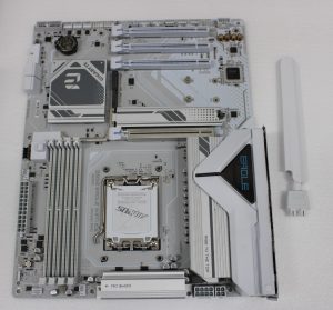 SALE OUT. Gigabyte B850 EAGLE WF7 ICE Processor family AMD Processor socket AM5 Number of SATA connectors 4 USED, REFURBISHED, WITHOUT ACCESSORIES, ONLY BACK PANEL, AND ANTENA INCLUDED