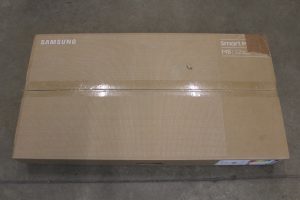 SALE OUT. Samsung LS32FM801UUXDU 32 " VA 16:9 60 Hz 4 ms 3840 x 2160 pixels 400 cd/m² HDMI ports quantity 1 White Warranty 24 month(s) DAMAGED PACKAGING