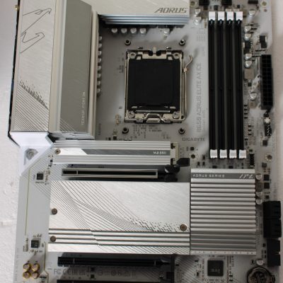 SALE OUT. Gigabyte USED, REFURBISHED, WITHOUT ACCESSORIES, ONLY BACK PANEL INCLUDED