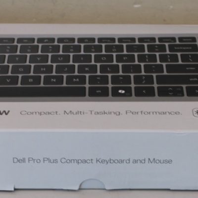 SALE OUT. Dell Keyboard and Mouse KM7120W Wireless Russian Dell Keyboard and Mouse KM7120W Keyboard and Mouse Set Wireless Batteries included Bluetooth Wireless connection Russian Titan Gray DEMO, SCRATCHED