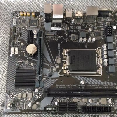 SALE OUT. Gigabyte H610M S2H V2 1.0 Processor family Intel Processor socket LGA1700 DDR5 DIMM Supported hard disk drive interfaces M.2, SATA Number of SATA connectors 4 REFURBISHED, WITHOUT ORIGINAL PACKAGING AND ACCESSORIES, ONLY BACK PANEL INCLUDED