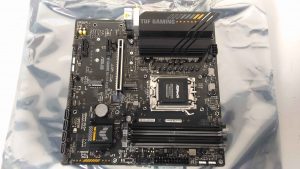 SALE OUT. Asus TUF GAMING A620M-PLUS WIFI Processor family AMD Processor socket AM5 DDR5 DIMM Memory slots 4 Supported hard disk drive interfaces SATA, M.2 Number of SATA connectors 4 Chipset AMD A620 Micro-ATX USED, REFURBISHED, WITHOUT ORIGINAL PACKAGING AND ACCESSORIES, ONLY BACKPANEL AND ANTENNA INCLUDED
