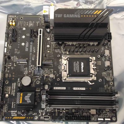 SALE OUT. Asus TUF GAMING A620M-PLUS WIFI Processor family AMD Processor socket AM5 DDR5 DIMM Memory slots 4 Supported hard disk drive interfaces SATA, M.2 Number of SATA connectors 4 Chipset AMD A620 Micro-ATX USED, REFURBISHED, WITHOUT ORIGINAL PACKAGING AND ACCESSORIES, ONLY BACKPANEL AND ANTENNA INCLUDED