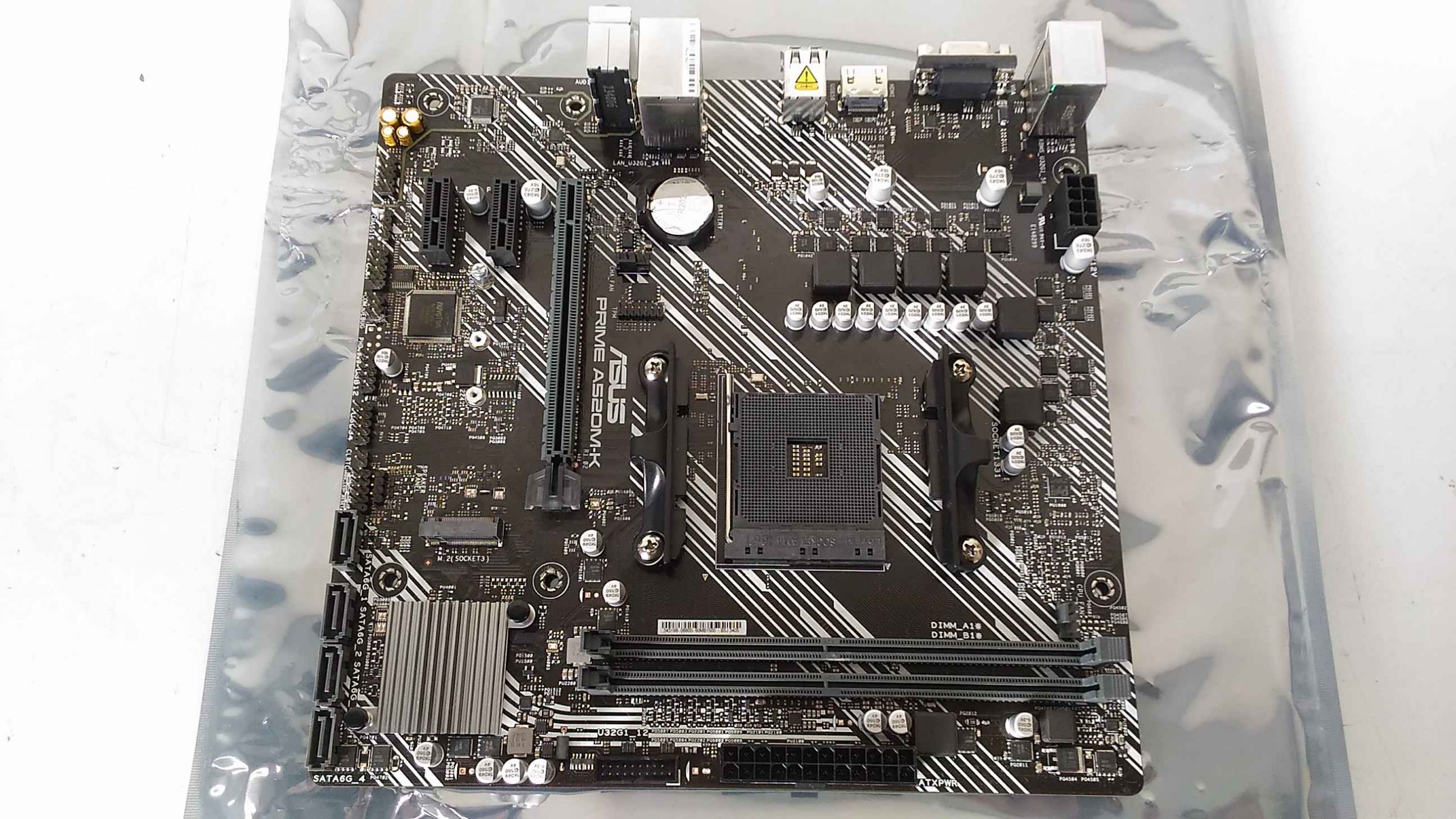 SALE OUT. Asus PRIME A520M-K Processor family AMD Processor socket AM4 DDR4 Memory slots 2 Supported hard disk drive interfaces M.2, SATA Number of SATA connectors 4 Chipset AMD A Micro ATX WITHOUT ORIGINAL PACKAGING,MANUALS, ONLY BACK PANEL INCLUDED